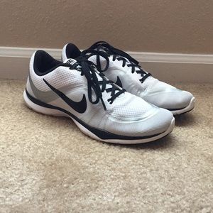 Women’s NIKE FLEX TR 6